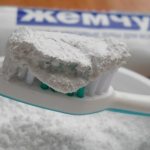 Opinions on the benefits and harms of tooth powder